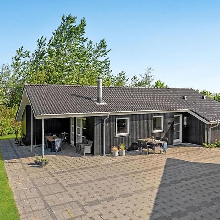 Cozy Home In Tarm With Kitchen Exteriör bild