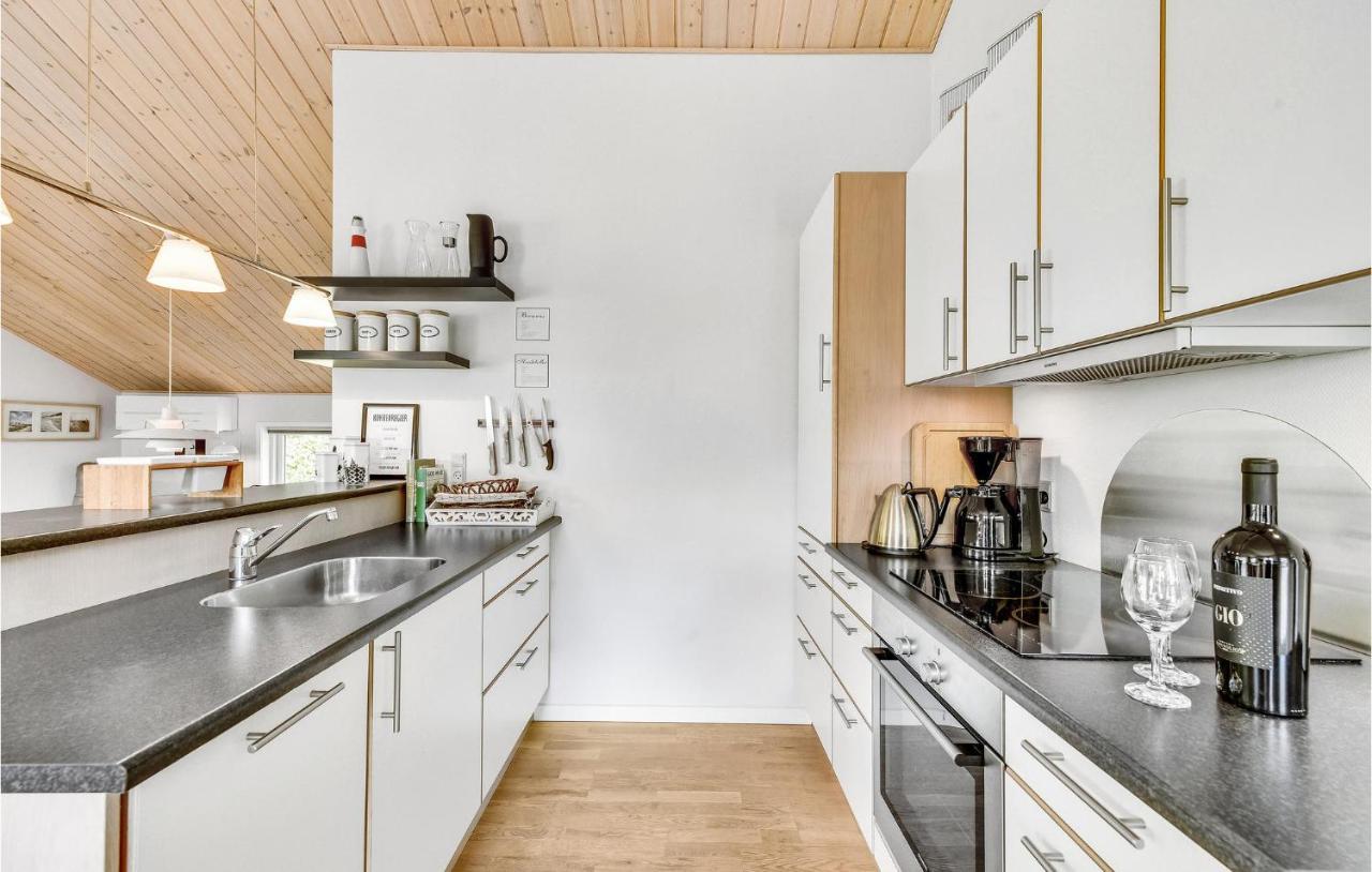 Cozy Home In Tarm With Kitchen Exteriör bild