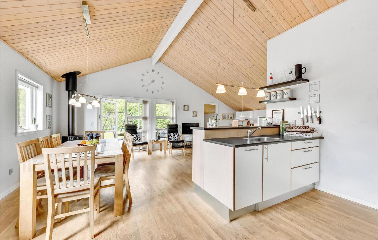 Cozy Home In Tarm With Kitchen Exteriör bild