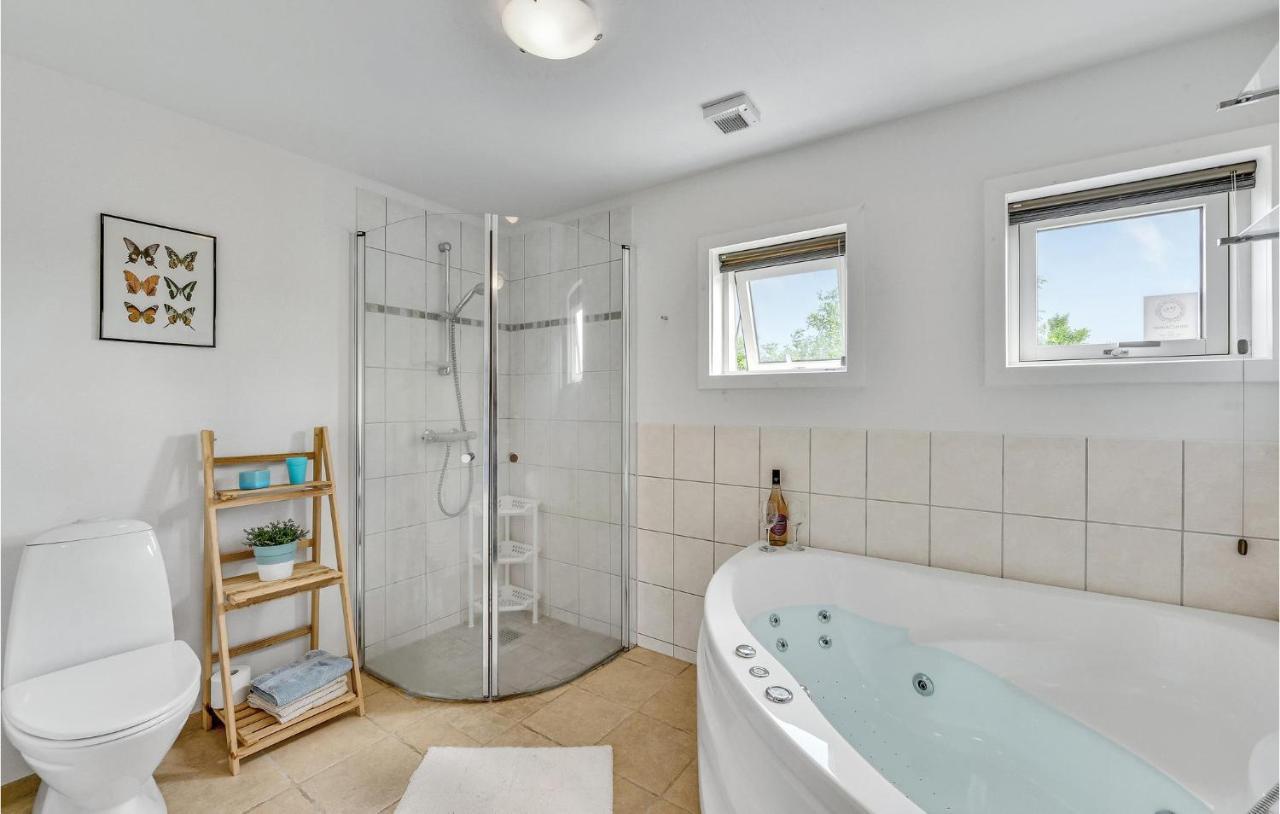 Cozy Home In Tarm With Kitchen Exteriör bild