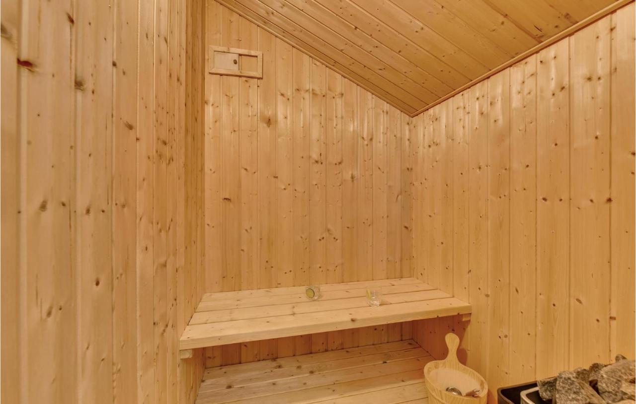 Cozy Home In Tarm With Kitchen Exteriör bild
