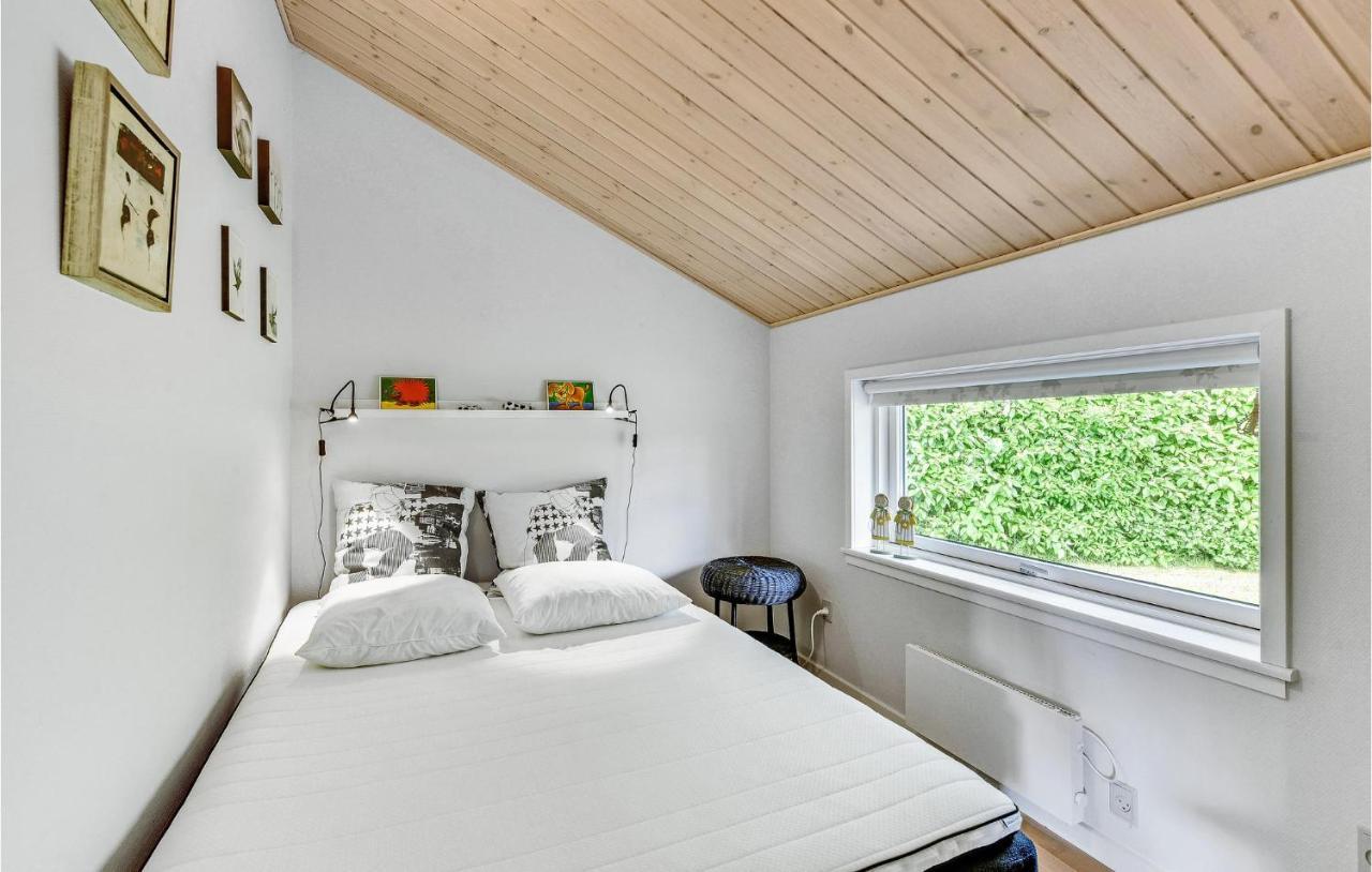 Cozy Home In Tarm With Kitchen Exteriör bild
