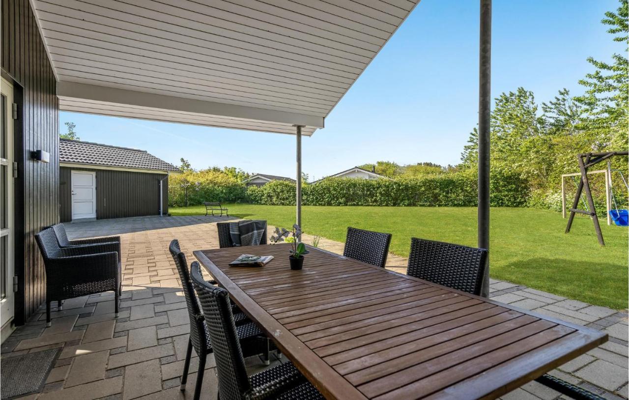 Cozy Home In Tarm With Kitchen Exteriör bild