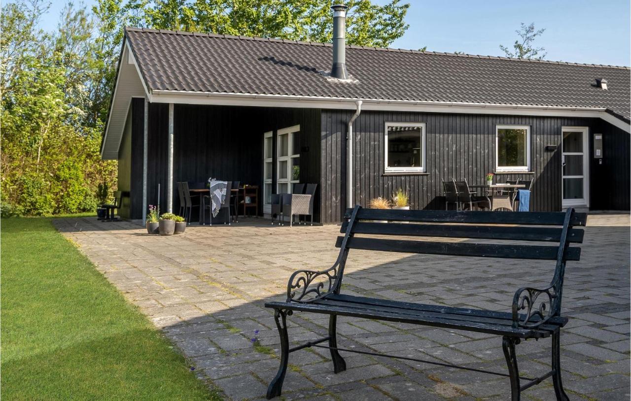 Cozy Home In Tarm With Kitchen Exteriör bild