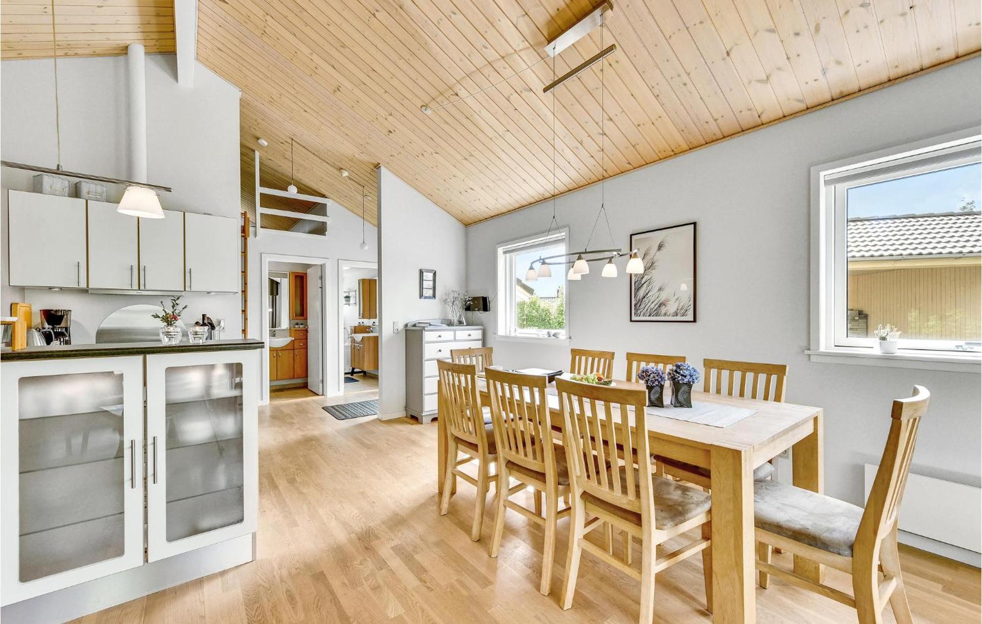 Cozy Home In Tarm With Kitchen Exteriör bild